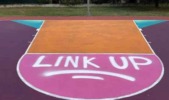 Campo di basket e creativit&agrave;